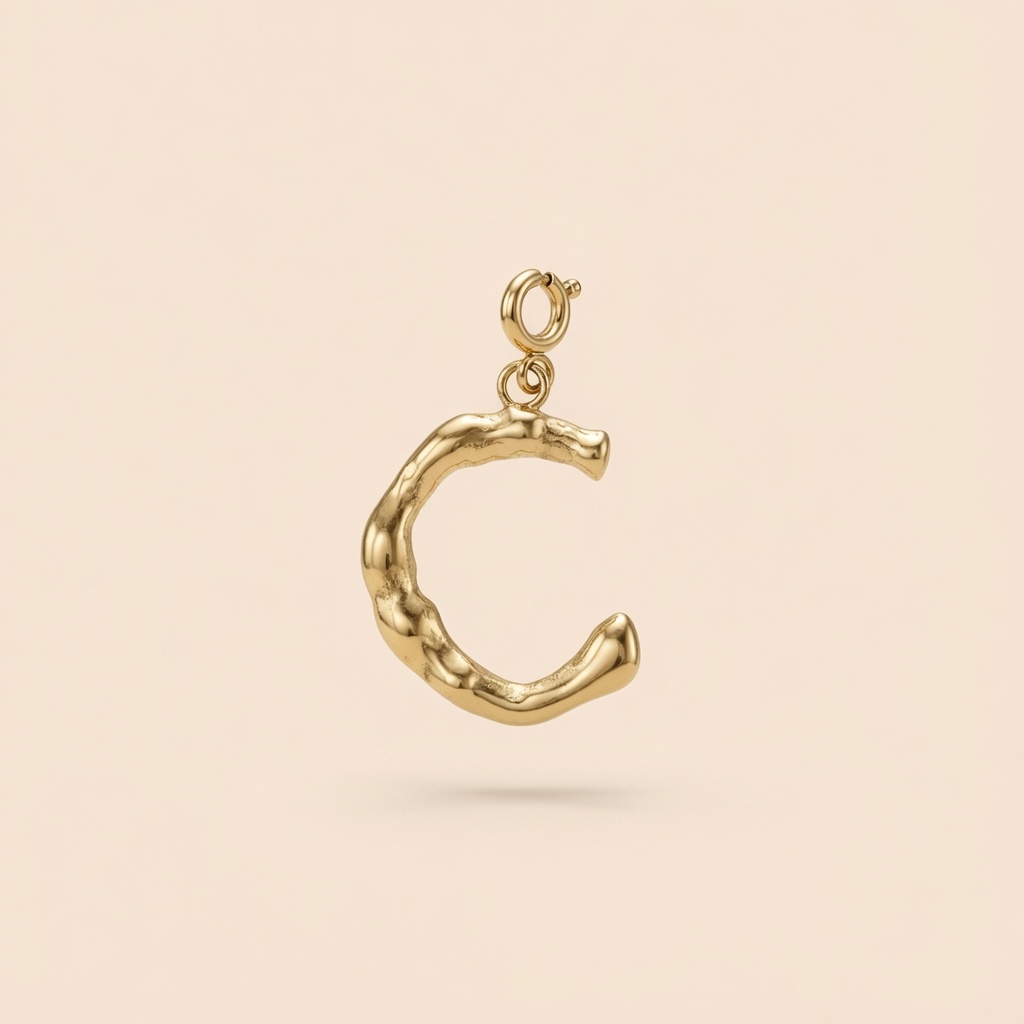 Charm - lettre alphabétique frappée – Image 3