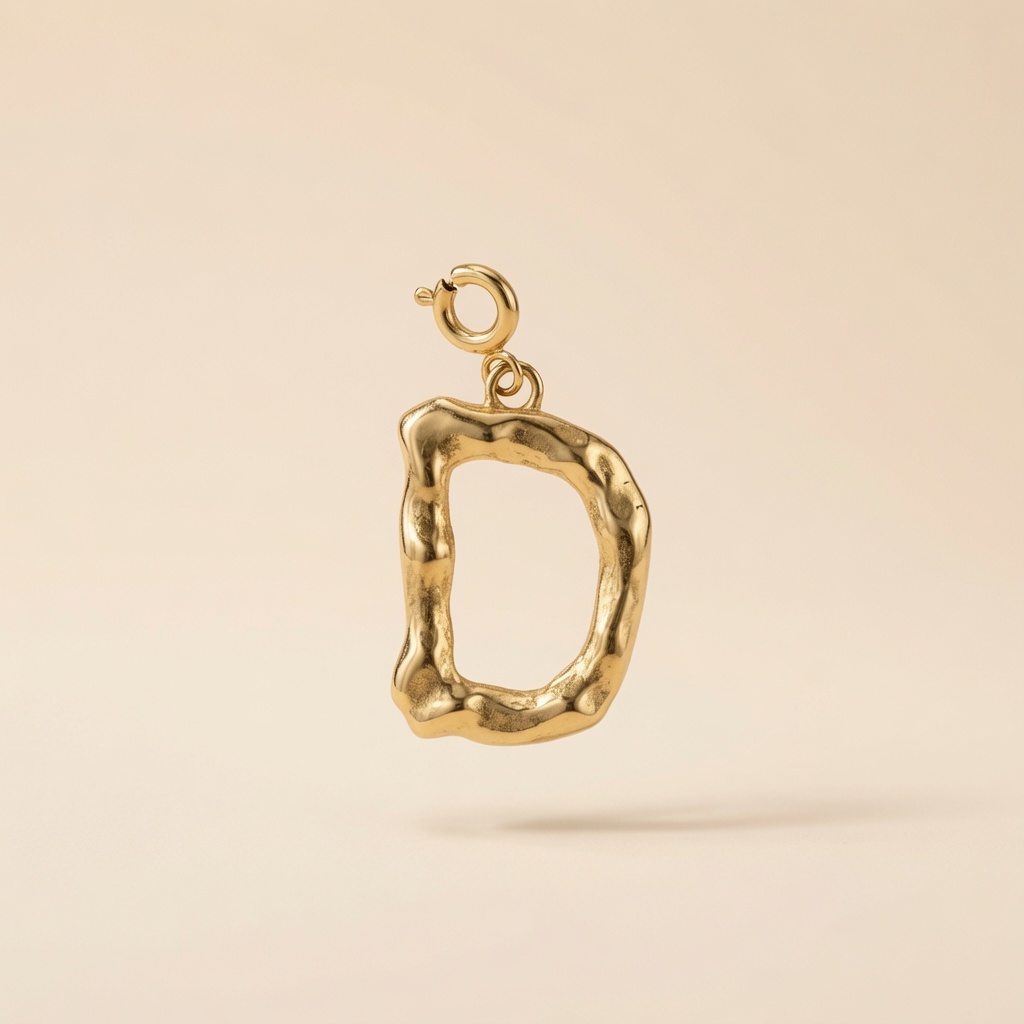 Charm - lettre alphabétique frappée – Image 4