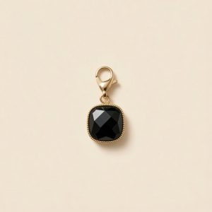 Charm – pendentif doré orné d’une pierre naturelle carrée
